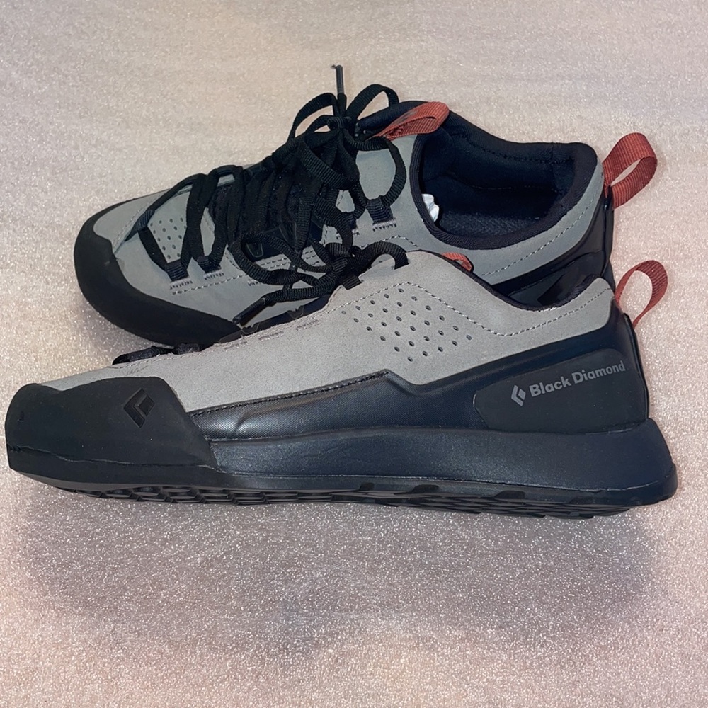 Black Diamond Leather Hiking  Shoes US Men 6.5 US women 8 NWT